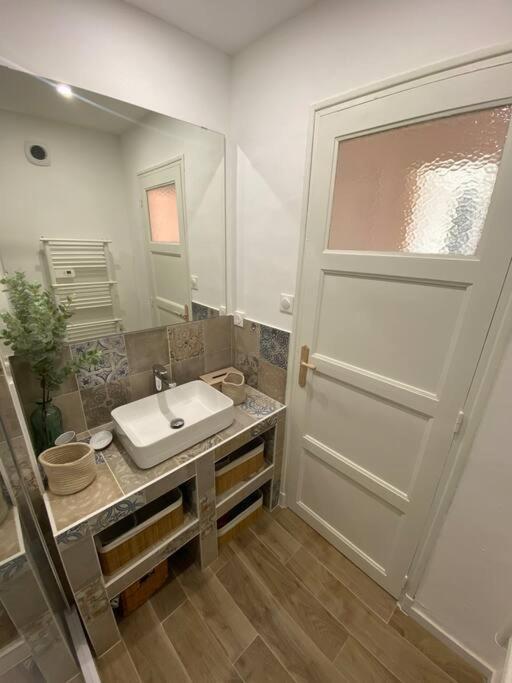 Beau T3 Proche Base Navale Et Ecoles Superieures Lägenhet Toulon Exteriör bild